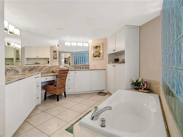 4041 Gulf Shore Blvd N #4 — Photo 28