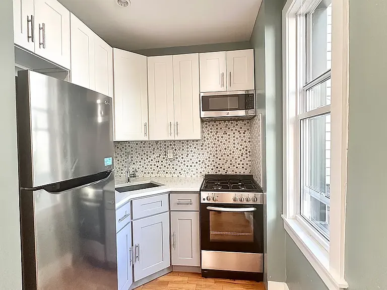 1639 Pacific St #2 — Photo 3