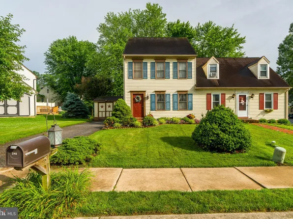 241 Cross Keys Dr, Strasburg, PA 17579