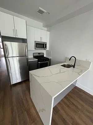 Rented by Bloom Real Estate Group | media 14