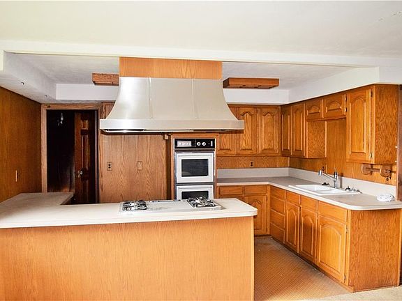 4th image of 7512 Foster Dr