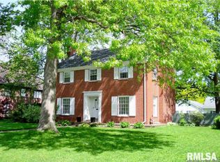 297 Park Lane Dr, Galesburg, IL 61401
