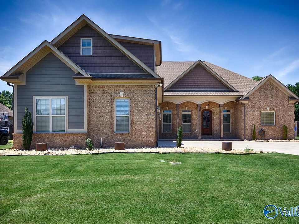 1st image of 22577 Bluffview Dr