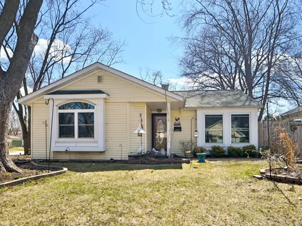 2101 Crane Ct, Rolling Meadows, IL 60008