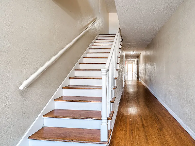 The Vintage Apartments — Photo 13