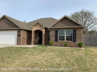 1130 Battery Dr, Prairie Grove, AR 72753