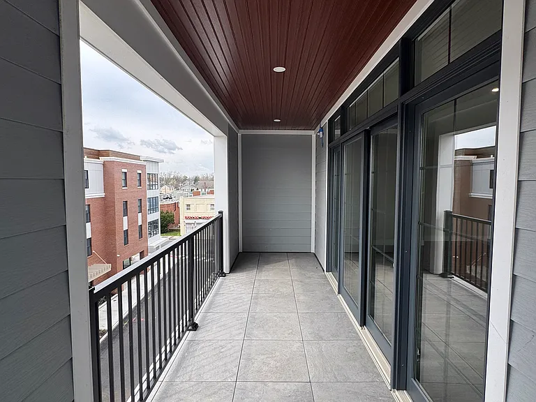Pax Plaza — Photo 19
