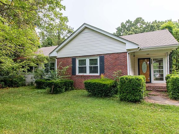2nd image of 1025 Sunset Dr