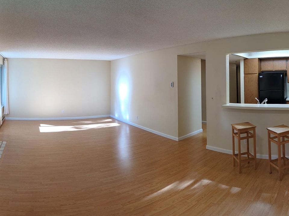 Panoramic of living and dining areas
