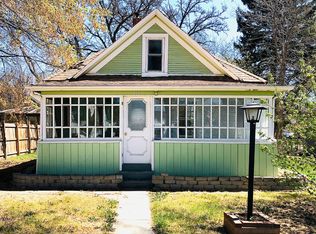 810 11th St NW, Minot, ND 58703