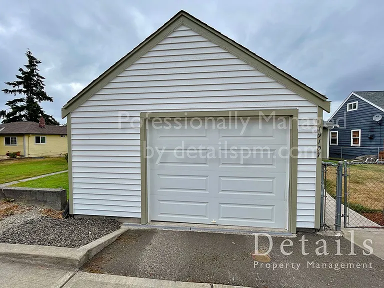 19157 3rd Ave NE #A — Photo 17
