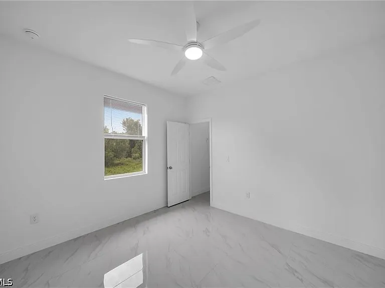 438 Poplar St — Photo 23