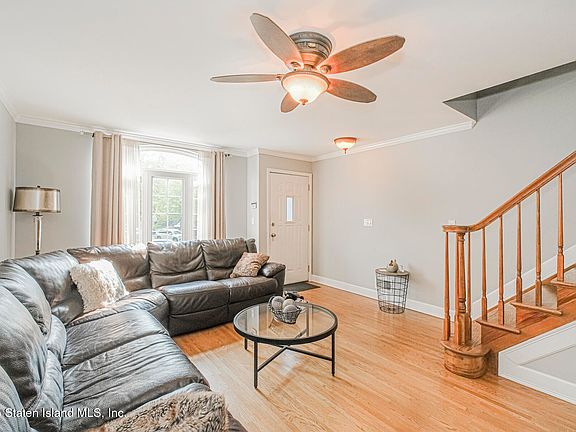 3rd image of 98 Ormsby Ave