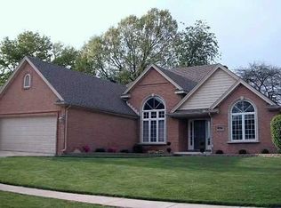 7928 N Shoreline Dr, Holland, OH 43528