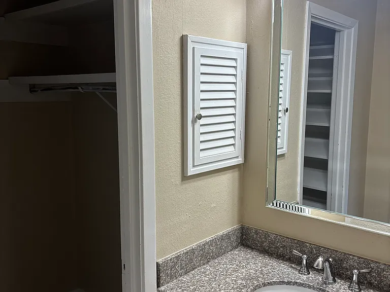 901 Dulles Dr — Photo 19