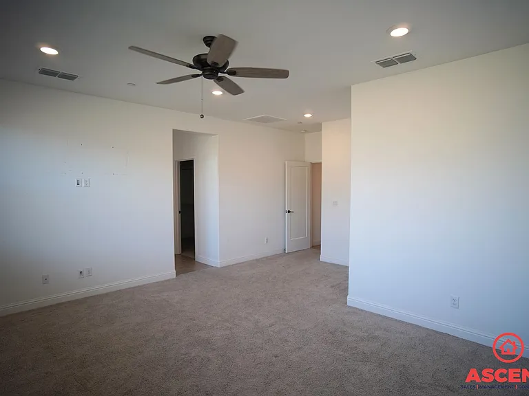 3208 Blue Creek Ln — Photo 15