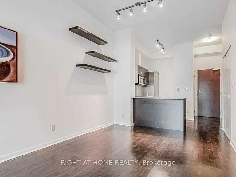 3391 Bloor St W #515 — Photo 13