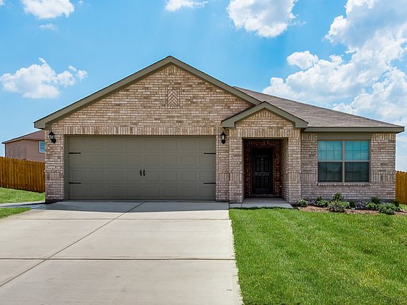 The charming Blanco plan has 3 bedrooms and 2 full baths.