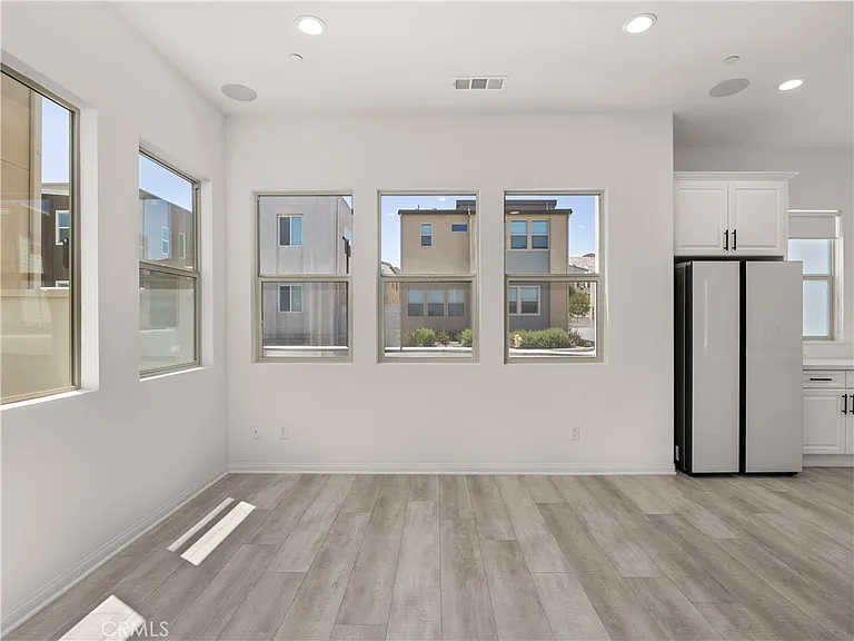 27448 Pioneer Ct — Photo 22
