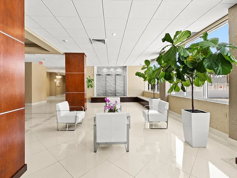 4250 Galt Ocean Dr #Penthouse R — Photo 8