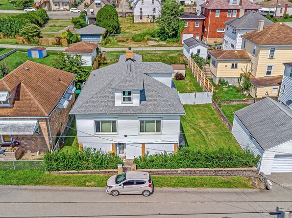 44 Fairgarden St, Republic, PA 15475