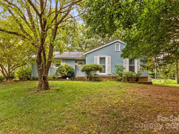 7825 Portia Pl, Charlotte, NC 28227
