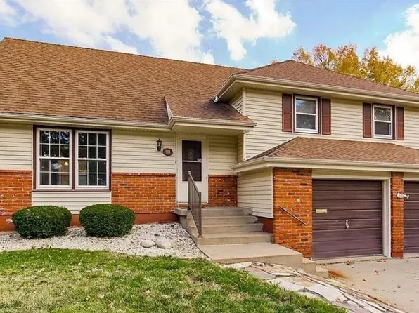 701 SW Montgomery Ave, Lees Summit, MO 64081