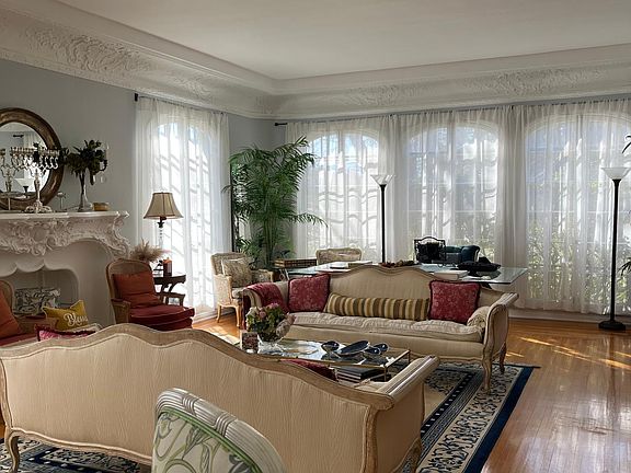 5th image of 300 N Orange Dr #302