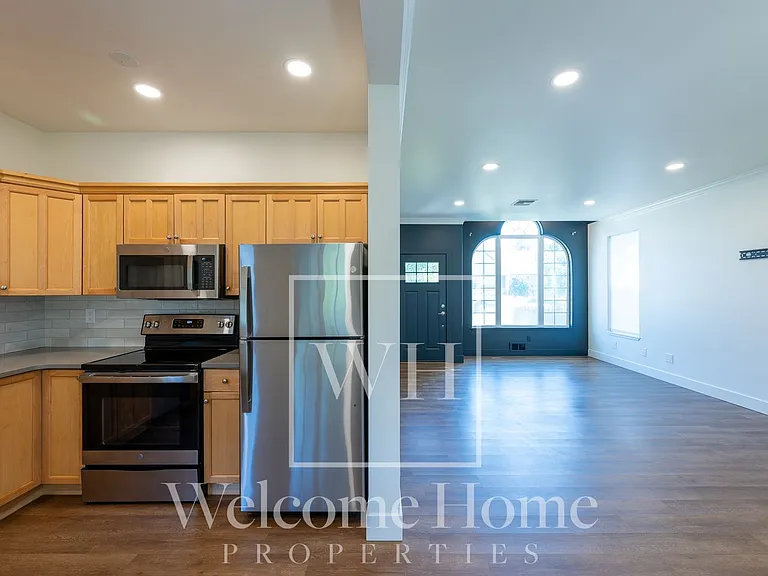 411 SE 8th St — Photo 11