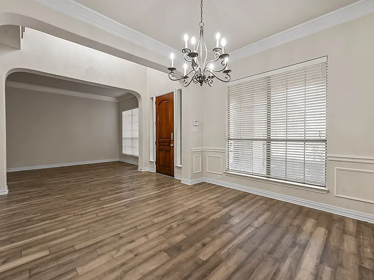 8732 Laurel Canyon Rd — Photo 4