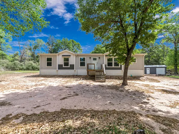 1047 Jim Bob Ln, New Ulm, TX 78950