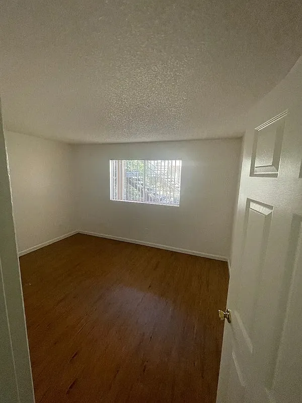 351 S Lincoln Ave — Photo 1