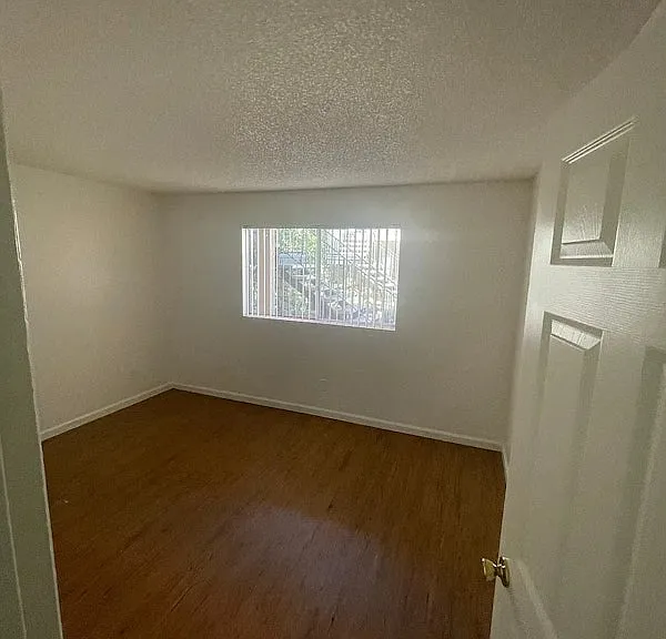 351 S Lincoln Ave — Photo 1