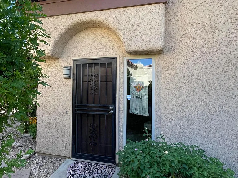 5521 E Paradise Dr — Photo 18