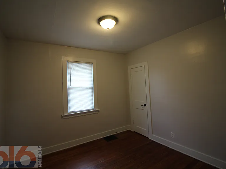 813 Douglas St NW — Photo 6