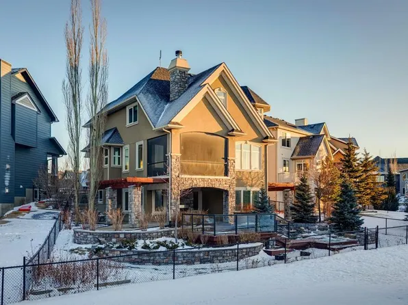 135 E Coopers Hl SW, Airdrie, AB T4B 3L7