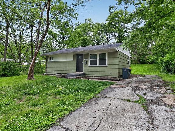 2nd image of 7608 E 48th Ter