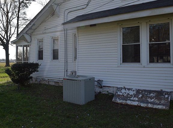 2nd image of 212 E Jackson St