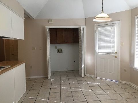 4th image of 2680 Lakeside Dr