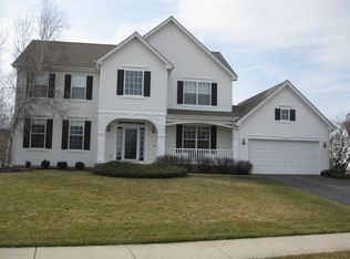 1246 Fairhills Dr, Dundee, IL 60118