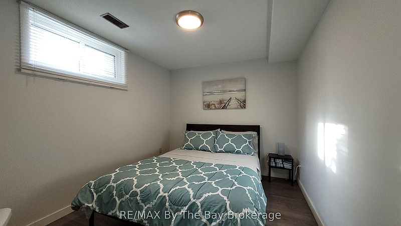 Wasaga Beach House for rent - 5 Bedrooms — photo 25
