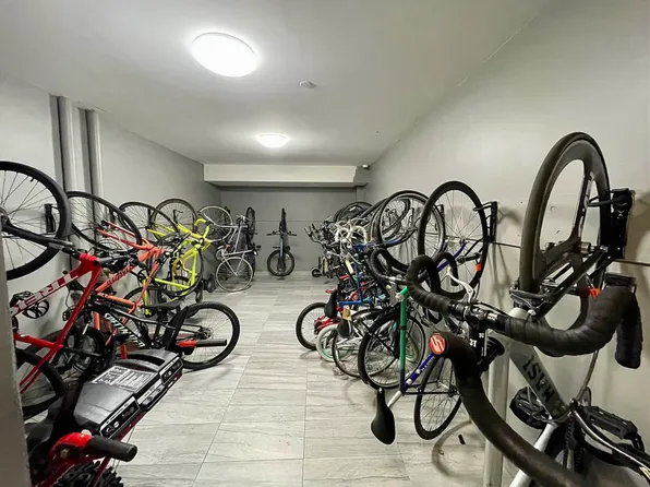 885 Dekalb Avenue image 11 of 12