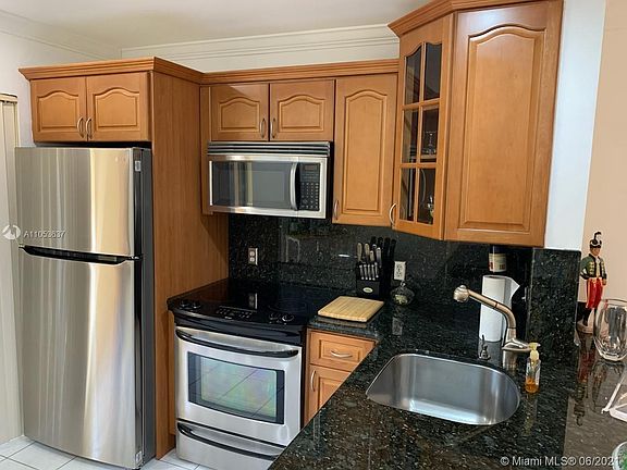 4th image of 20903 Leeward Ct APT 312-1