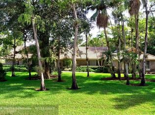 8141 NW 51st Pl, Coral Springs, FL 33067