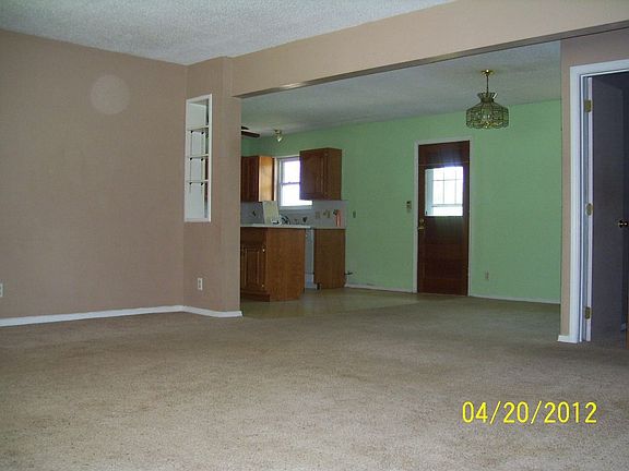 4th image of 1136 N Kansas Ave