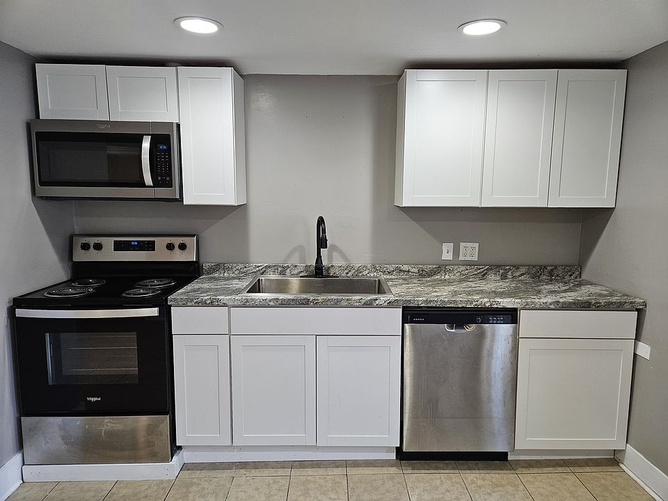 1st image of 3011 Main St #1
