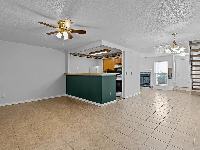 405 Falling Ln #1 — Photo 25