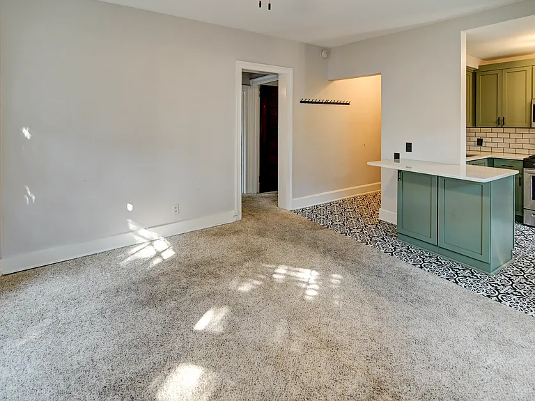 15 E Gilman St #5 — Photo 6