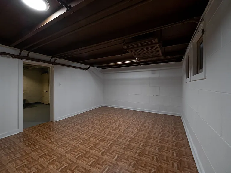 101 S Linwood Ave — Photo 16
