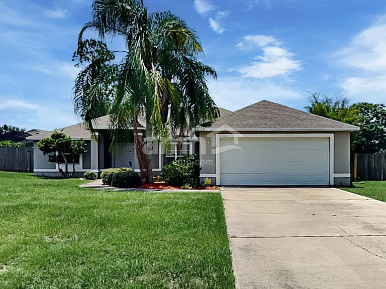 10222 Summer Elm Ave — Photo 1
